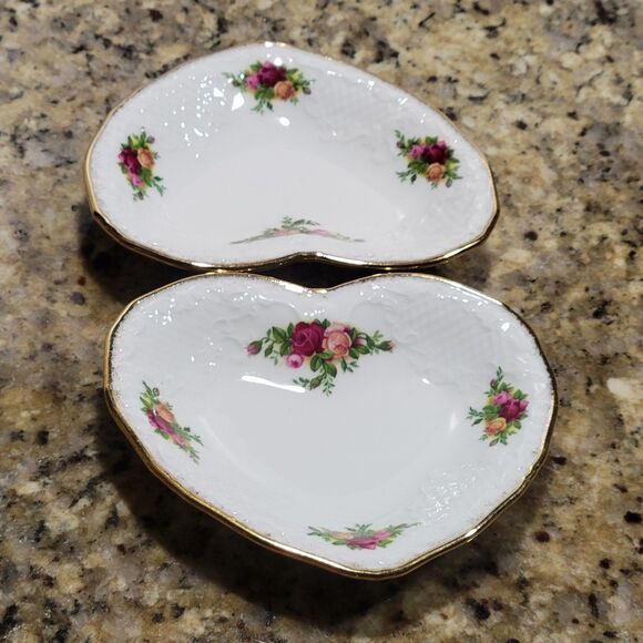 ROYAL ALBERT Old Country Roses  Heart Shaped Dish Candy  Set of 2 - Picture 1 of 5
